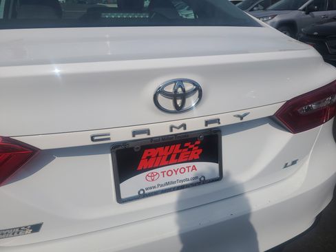 Certified 2019 Toyota Camry LE FWD image 28