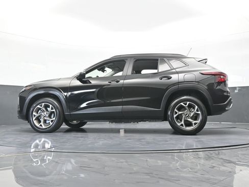 Used 2025 Chevrolet Trax LT w/ Driver Confidence Package FWD image 53