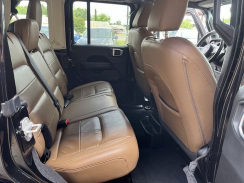Used 2021 Jeep Wrangler Unlimited Sahara image 13