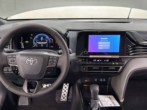 New 2026 Toyota Camry SE image 9