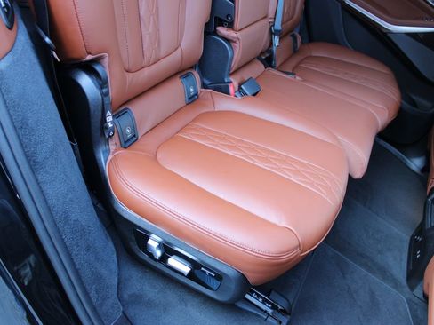 New 2026 BMW X7 M60i image 27