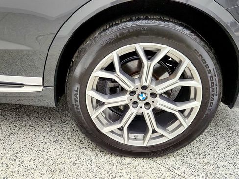 Used 2023 BMW X7 xDrive40i w/ Premium Package AWD/4WD image 9