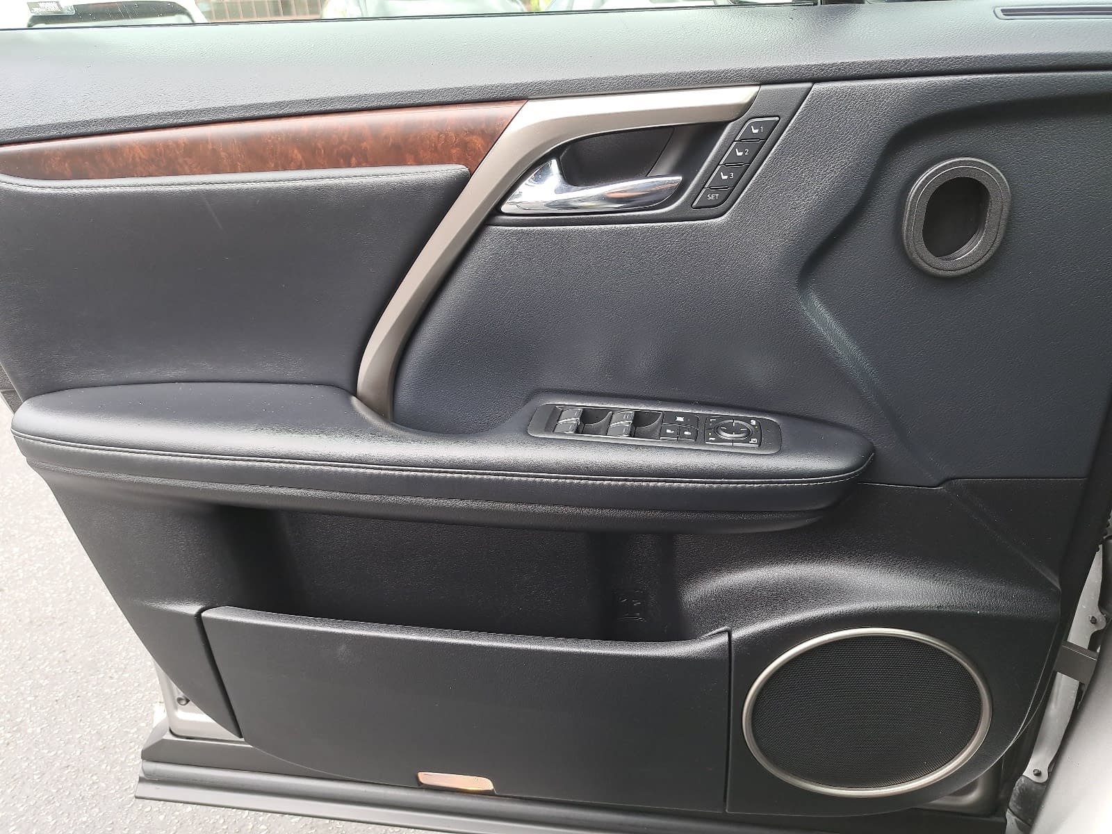 Used 2022 Lexus RX 450h AWD w/ Premium Package image 30