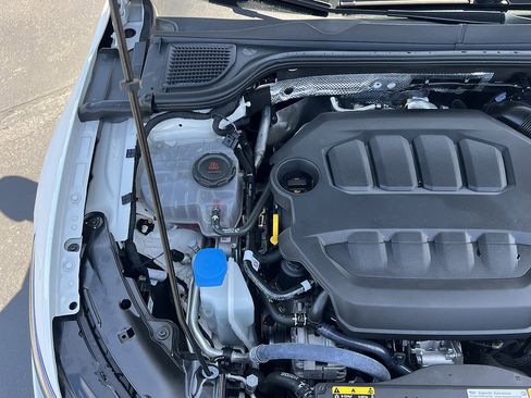 Used 2023 Volkswagen Golf R AWD/4WD image 38
