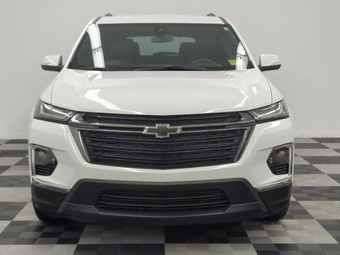 Used 2023 Chevrolet Traverse LT FWD image 2