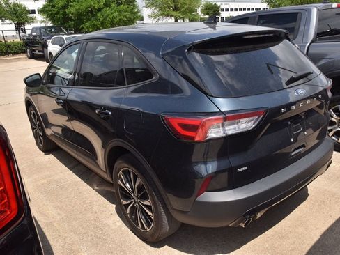 Used 2022 Ford Escape SE w/ SE Sport Appearance Package image 6