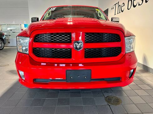 Used 2018 RAM 1500 Express AWD/4WD image 2