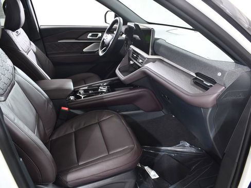 New 2026 Ford Explorer Platinum w/ LUX Leather Package image 10