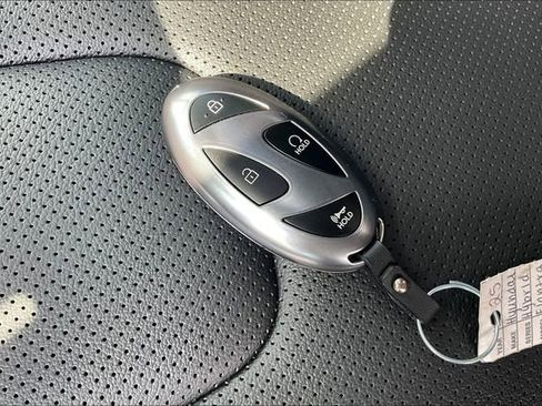 New 2025 Hyundai Elantra Limited FWD image 37