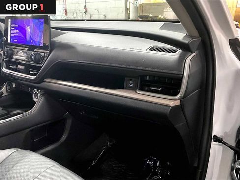 Used 2024 Toyota Grand Highlander Platinum image 19