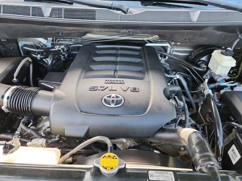 Used 2011 Toyota Sequoia Platinum image 22