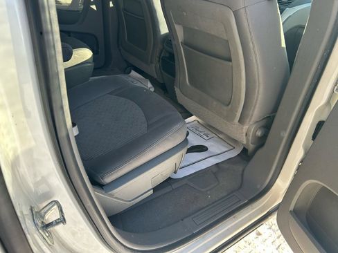 Used 2012 Chevrolet Traverse LT image 10