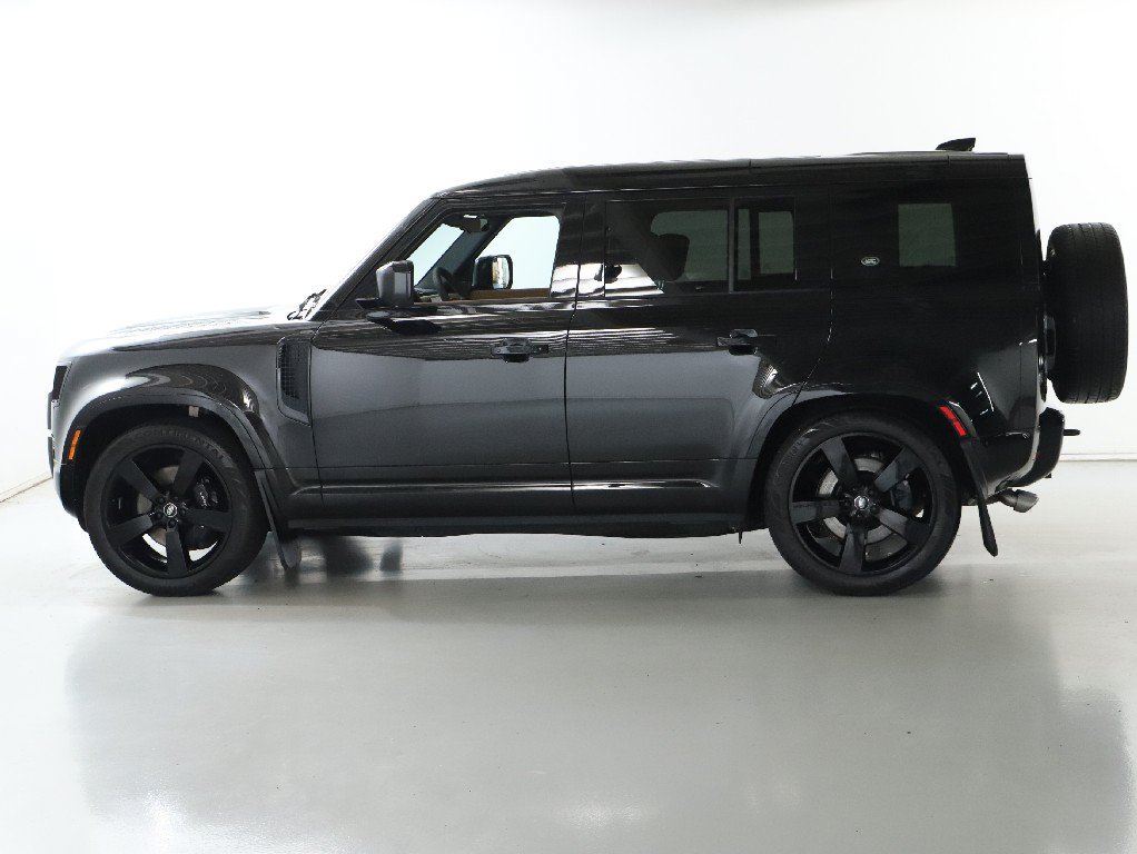 Certified 2024 Land Rover Defender 110 V8 AWD/4WD image 4