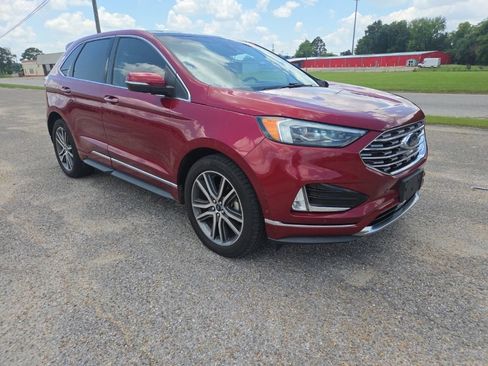Used 2019 Ford Edge Titanium w/ Equipment Group 301A FWD image 16