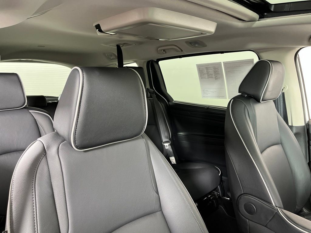Certified 2026 Honda Odyssey Touring image 8