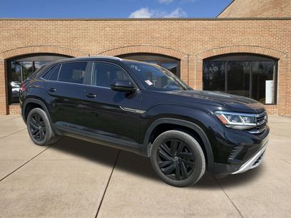 Used 2023 Volkswagen Atlas Cross Sport SE w/ Black Wheel Package