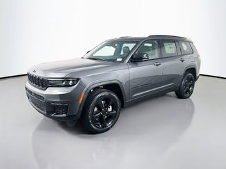 New 2025 Jeep Grand Cherokee L Limited w/ Black Appearance Package AWD/4WD video 3