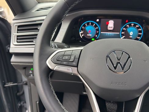 New 2026 Volkswagen Atlas Cross Sport SE FWD image 13