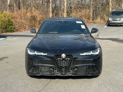 Used 2024 Alfa Romeo Giulia Veloce image 2