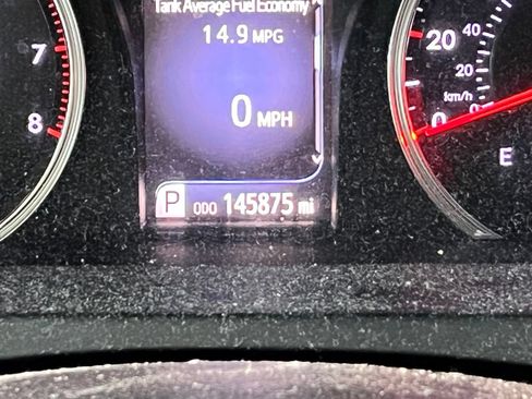 Used 2016 Toyota Camry SE FWD image 27