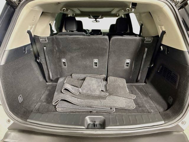 Used 2023 Nissan Pathfinder SV w/ SV Premium Package AWD/4WD image 26