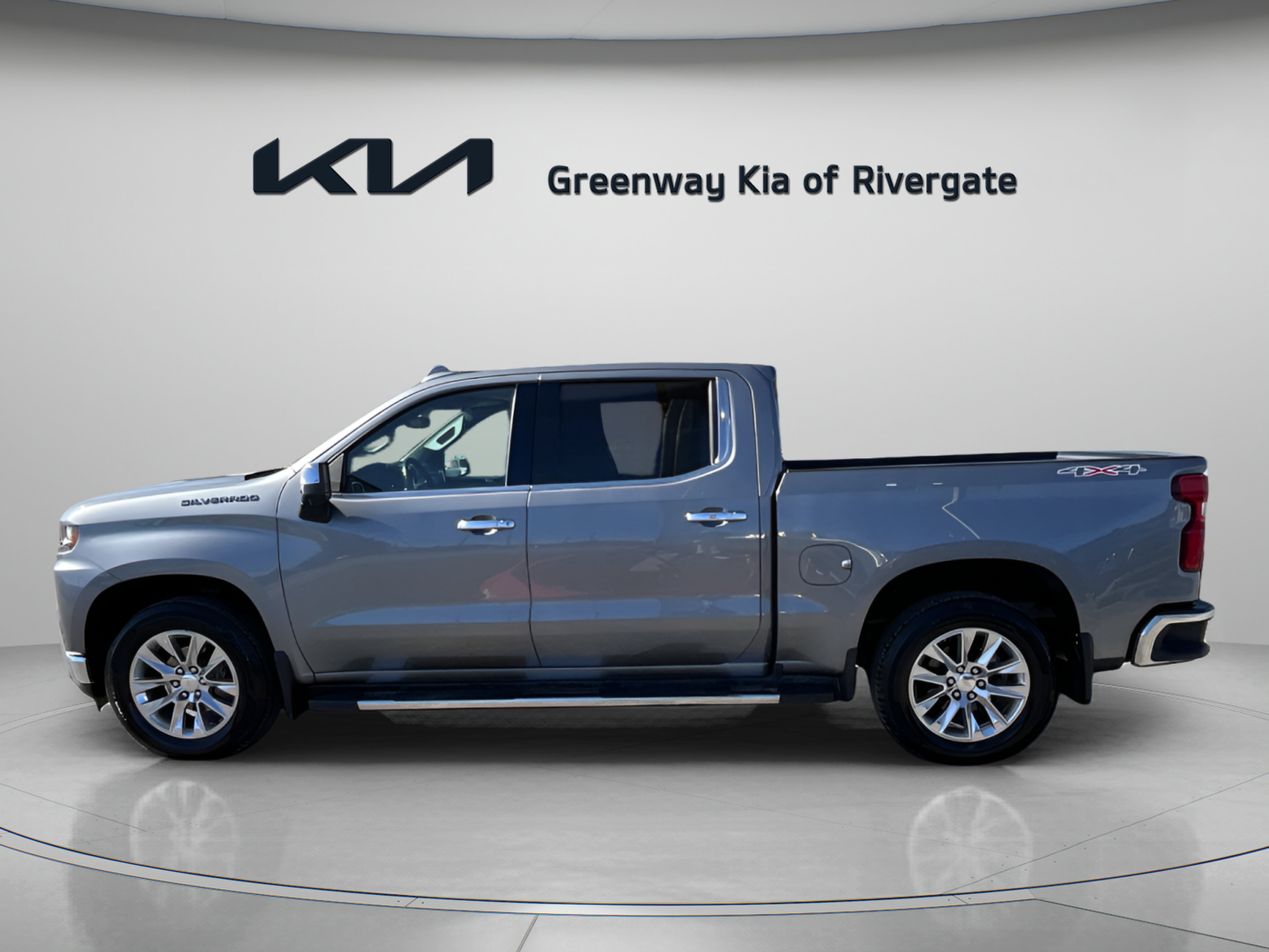 Used 2019 Chevrolet Silverado 1500 LTZ w/ LTZ Premium Package AWD/4WD image 4