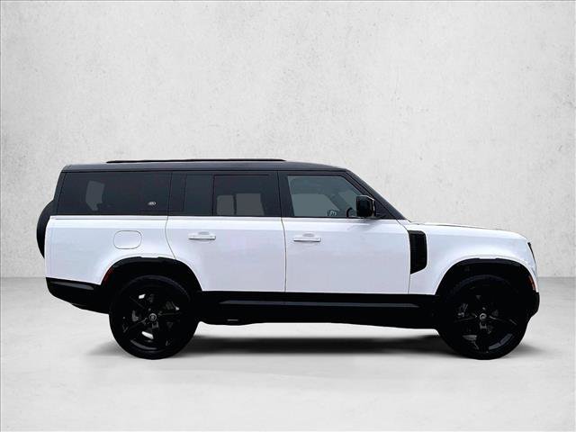 Used 2024 Land Rover Defender 130 X-Dynamic SE AWD/4WD image 5