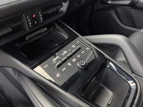 Certified 2024 Porsche Cayenne image 24