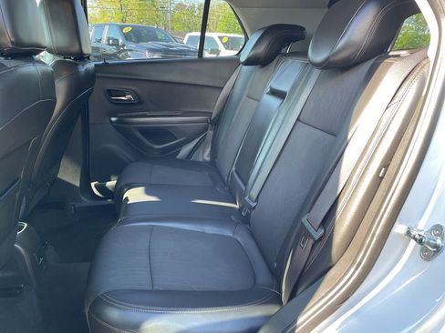 Used 2022 Chevrolet Trax LT image 39