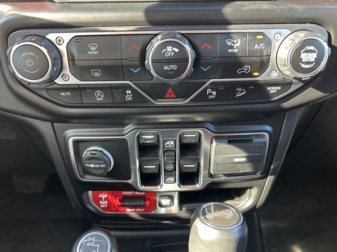 Used 2020 Jeep Wrangler Unlimited Rubicon w/ LED Lighting Group image 22