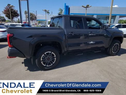 Used 2025 Toyota Tacoma TRD Sport RWD image 8