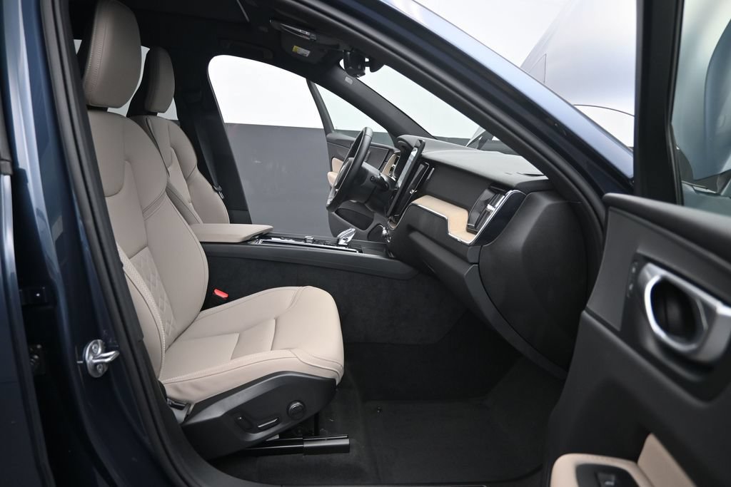 Certified 2026 Volvo XC60 B5 Plus AWD/4WD image 14