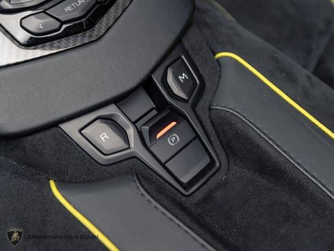 Used 2017 Lamborghini Aventador LP 750-4 Superveloce image 21