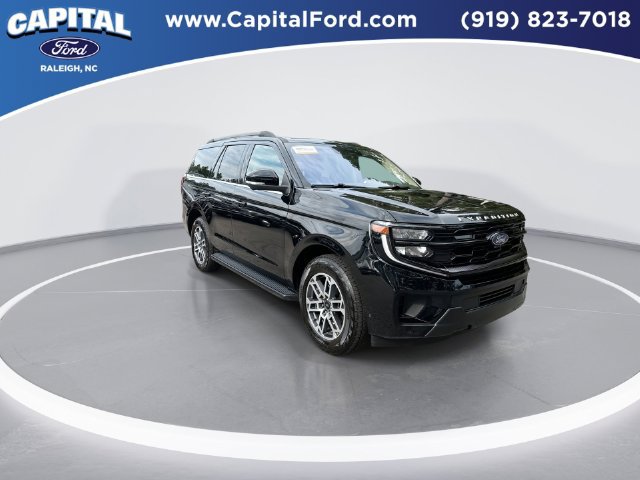 Certified 2025 Ford Expedition Active AWD/4WD image 2