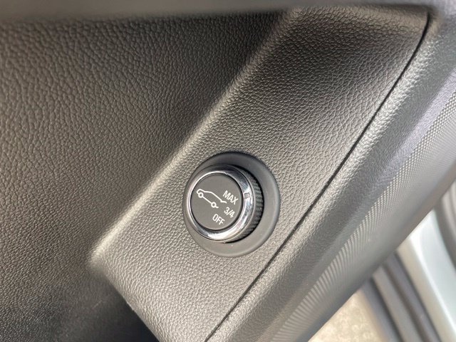 Used 2023 Chevrolet Traverse LT FWD image 6