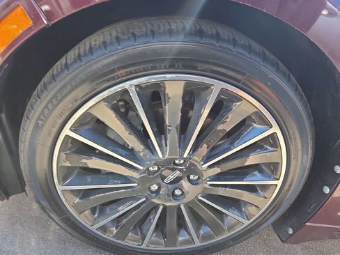 Used 2013 Lincoln MKZ FWD image 8