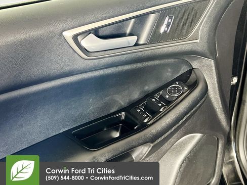 Used 2015 Ford Edge SEL w/ Equipment Group 201A AWD/4WD image 12