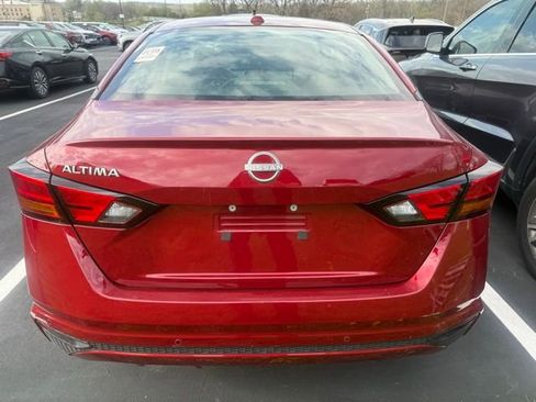 Used 2025 Nissan Altima 2.5 SV image 8