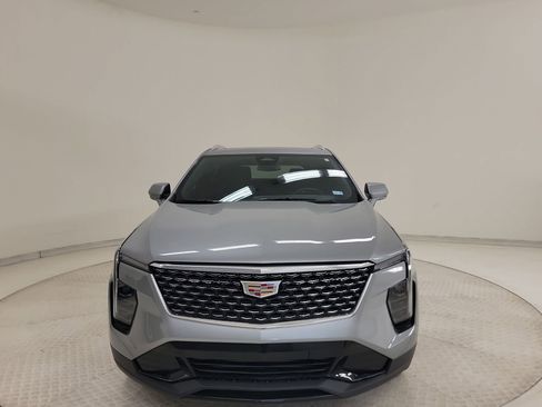Used 2024 Cadillac XT4 Premium Luxury w/ Cold Weather Package FWD image 4