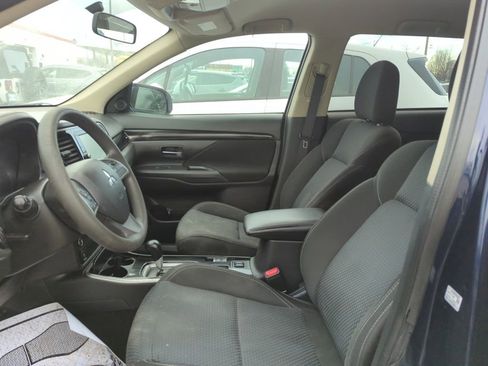 Used 2020 Mitsubishi Outlander ES image 6