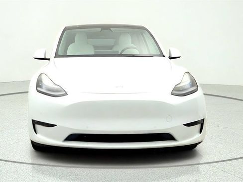 Used 2021 Tesla Model Y Long Range AWD/4WD image 2