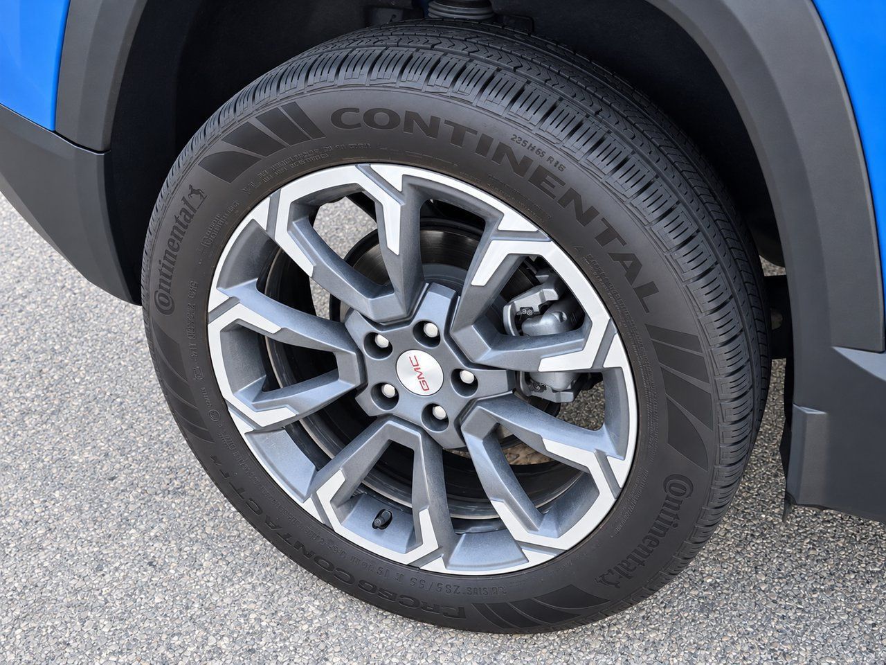 Used 2025 GMC Terrain Elevation w/ Elevation Premium Package FWD image 10