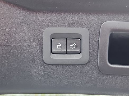 Certified 2025 MAZDA CX-90 3.3 Turbo S w/ Premium Plus image 17