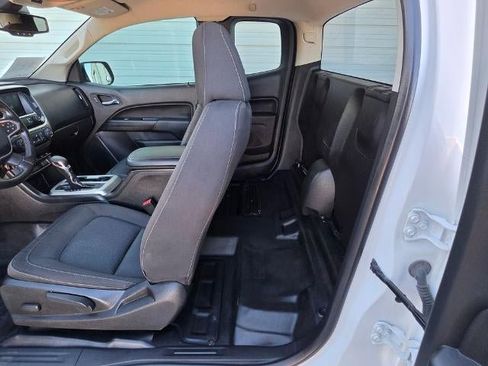 Used 2022 Chevrolet Colorado LT w/ Fleet Safety Package RWD image 25