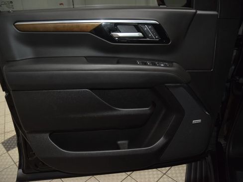 Used 2025 Chevrolet Tahoe High Country AWD/4WD image 47