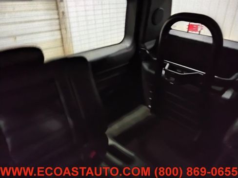 Used 2005 HUMMER H2 w/ Preferred Equipment Group image 18