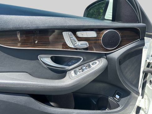 Used 2019 Mercedes-Benz C 300 4MATIC Sedan image 13