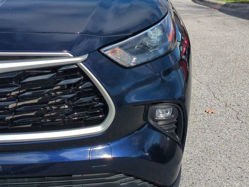 Certified 2023 Toyota Highlander XLE image 10