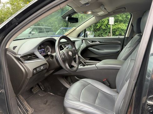 Used 2021 Buick Enclave Essence w/ Sound and Sites Package AWD/4WD image 5