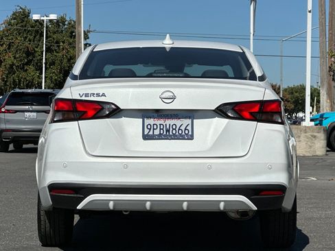 Certified 2025 Nissan Versa SV FWD image 5